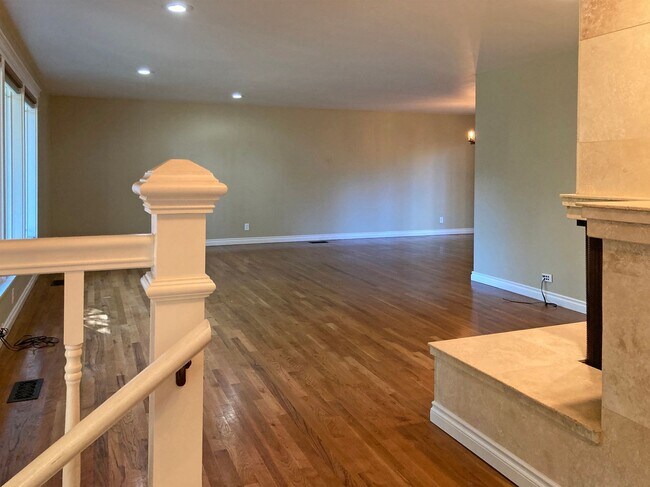 Building Photo - Gorgeous Split Level Craftsman Home in NW ...