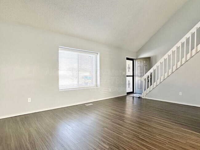 Foto del edificio - 3465 Kirkwood Dr