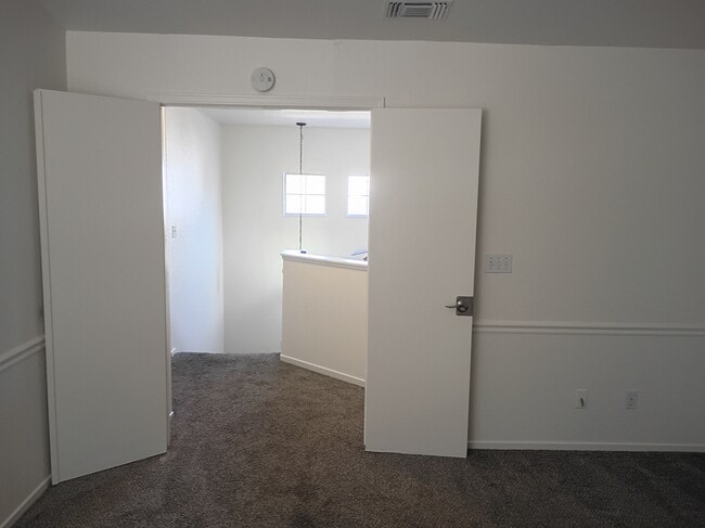 Building Photo - 9582 Sunlight Ln