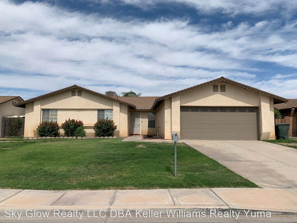 4 Br 2 Bath House 2992 W 24th Ln House For Rent In Yuma Az Apartments Com
