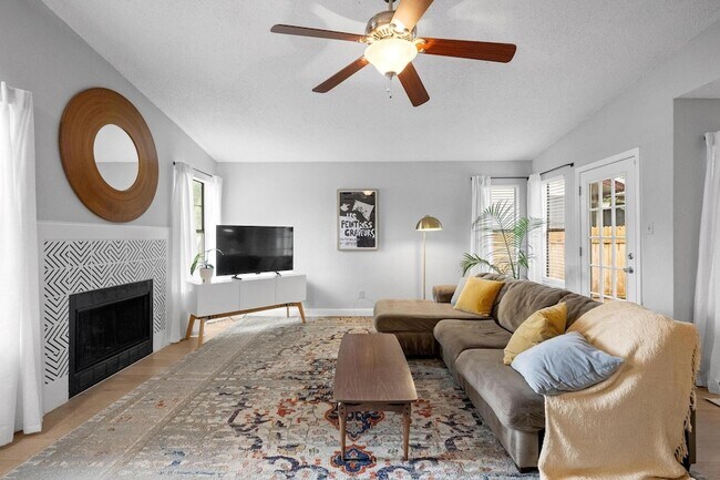 Foto del edificio - 8406 Copano Dr