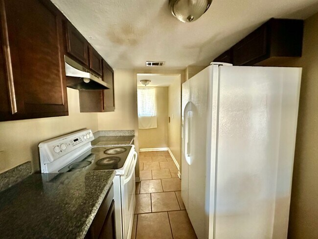 Building Photo - 148 Bayou Dr