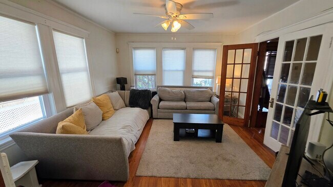 Building Photo - 23 Priesing St