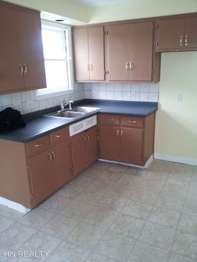 Primary Photo - 2 br, 1 bath House - 2371 HOMEWOOD DR