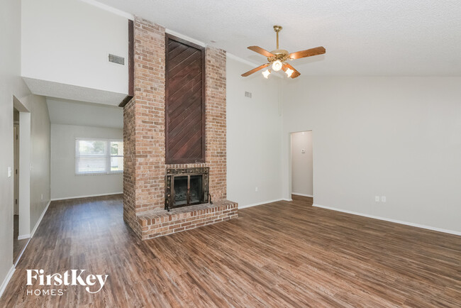 Building Photo - 1017 Shadow Wood Ct