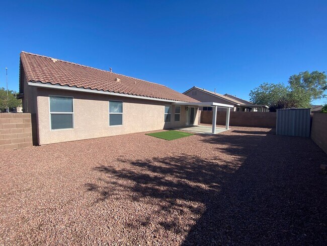 Building Photo - Henderson single story
