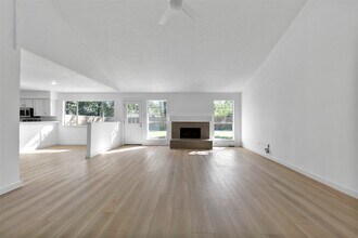 Building Photo - 2042 Lexington Woods Dr