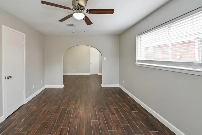 Building Photo - 11123 Kirwin Ln