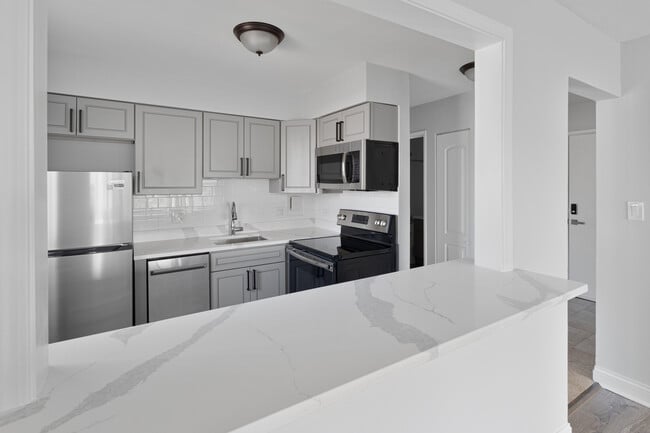 Foto del edificio - 6029 N Winthrop Ave