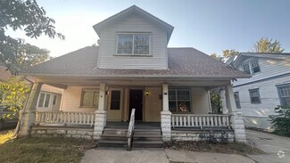 Building Photo - 317 Chautauqua