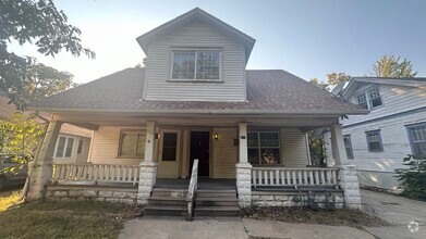 Building Photo - 317 Chautauqua