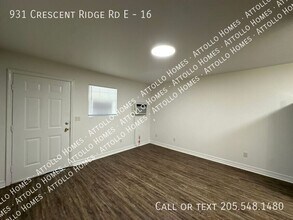 Building Photo - 931 Cres Rdg E Rd