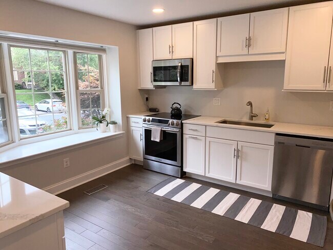 Building Photo - 44 Meadow Run Ct