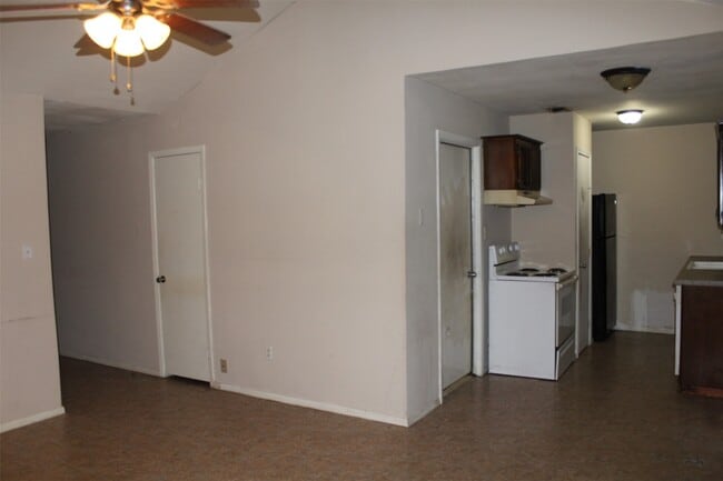Foto del edificio - 8622 Brock Park Blvd