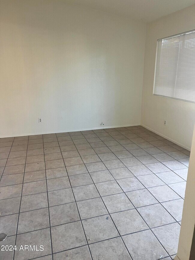 Foto del edificio - 4805 E Caballero Cir