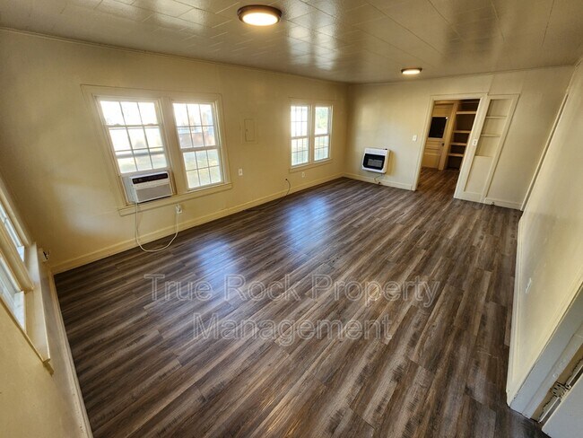 Foto del edificio - 831 Orchard St