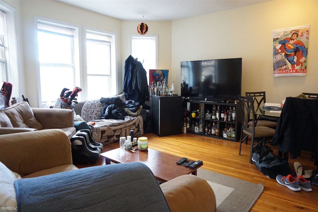 3 br, 1 bath - 4 Lorraine Ter # 2 - 3 br, 1 bath  - 4 Lorraine Ter # 2