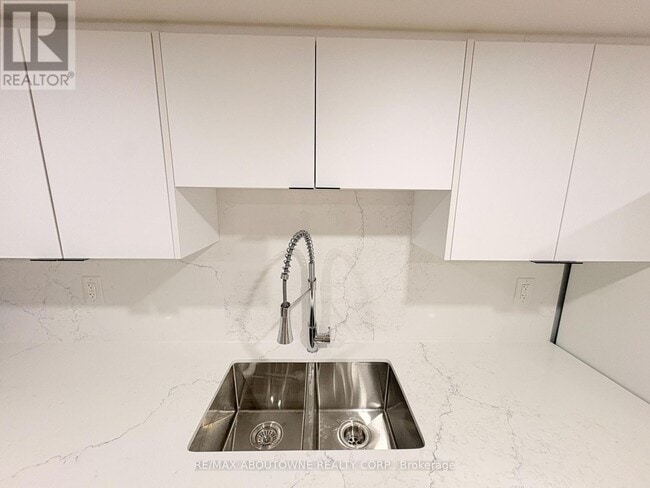 Photo du bâtiment - 202 Victoria Rd N