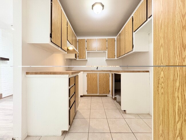 Building Photo - 5580 Rue Des Ormeaux