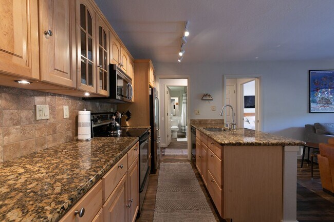 Foto del edificio - 420 Squaw Creek Rd