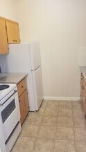 Building Photo - 204 Pleasant St