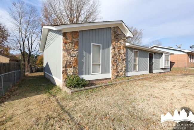 Foto del edificio - 5343 Cedar Bluff Dr