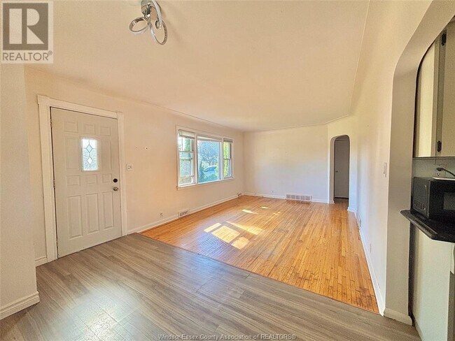 Building Photo - 2594 Askin Ave