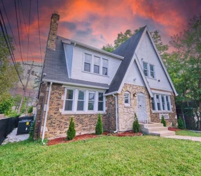 Foto del edificio - 15433 Myrtle Ave