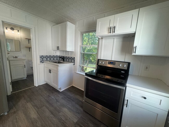 Building Photo - 16 Spaulding St