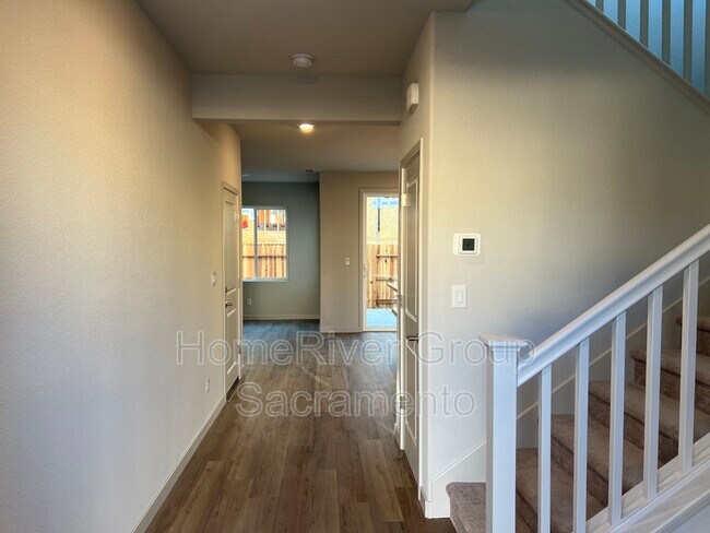 Building Photo - 3445 Cantor Dr