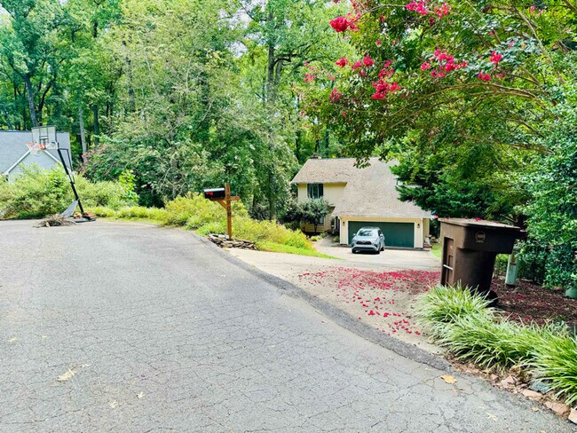 Building Photo - 1590 Daybreak Ridge Rd