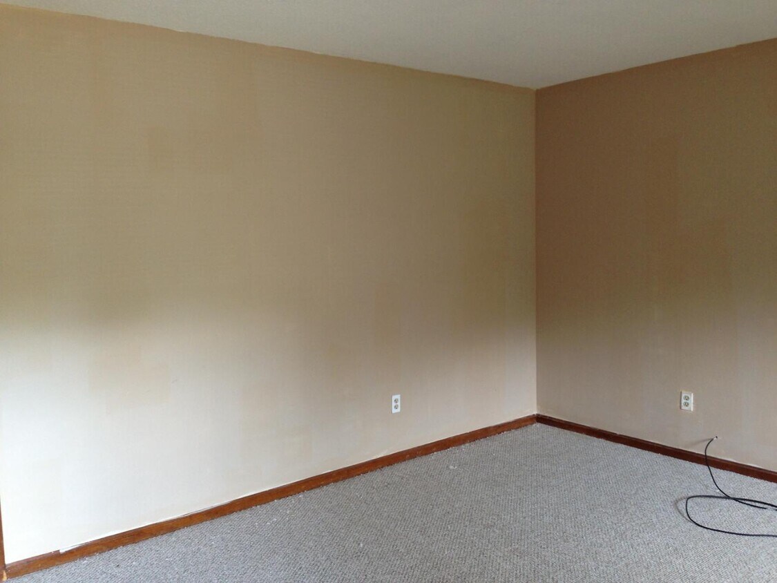 Building Photo - 2613 12th Ave N