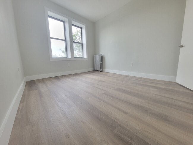 Building Photo - 158 Bergen Ave