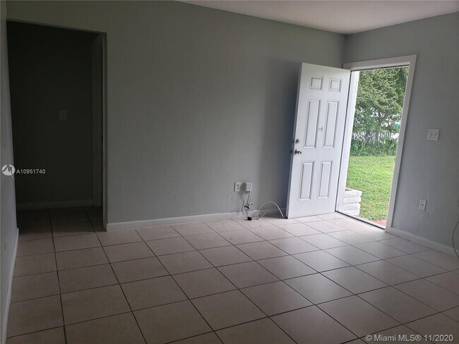Foto del edificio - 2291 NW 95th St