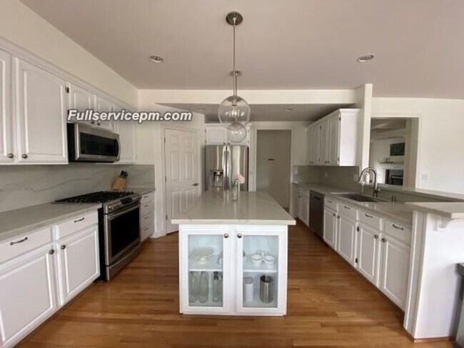 Foto del edificio - Beautiful Federal Way home you don't want to miss