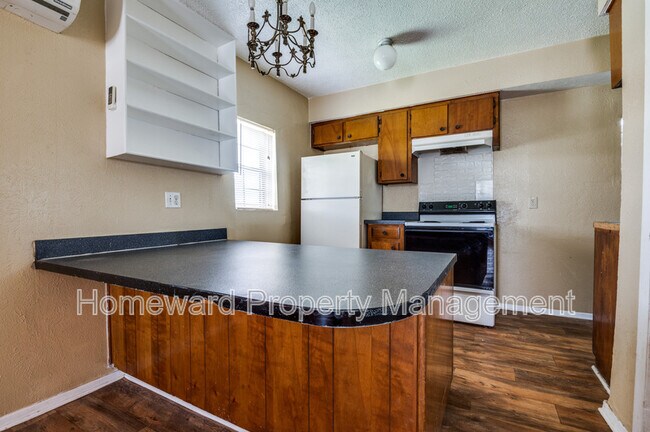 Foto del edificio - 318 Overlook Dr