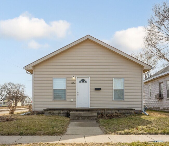 Photo - 2 bed 2 bath available House