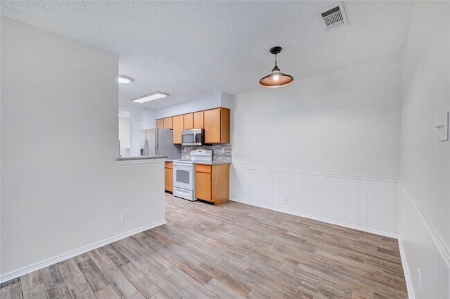 Foto del edificio - 11528 Rustic Rock Dr