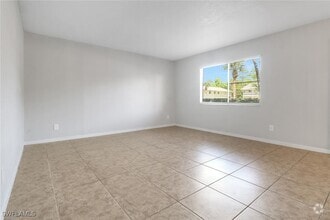 Building Photo - 4635 Bayshore Dr