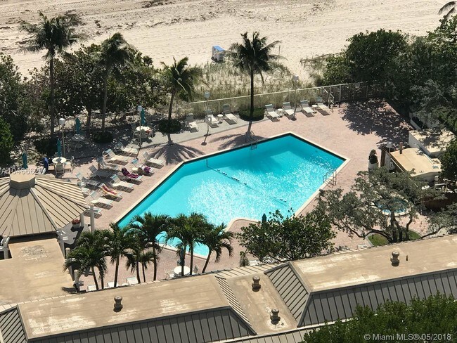 Foto del edificio - 1905 N Ocean Blvd