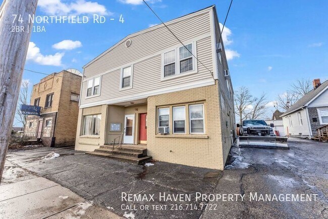 Building Photo - 74 Northfield Rd Apt 4 - Updated 2 bedroom...
