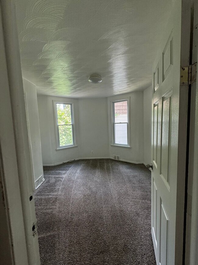 Foto del edificio - 35 Sherwood Ave