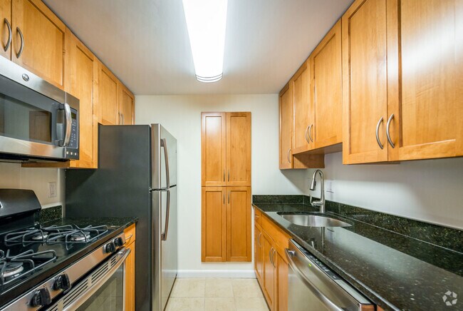 Building Photo - 142 Independence Dr