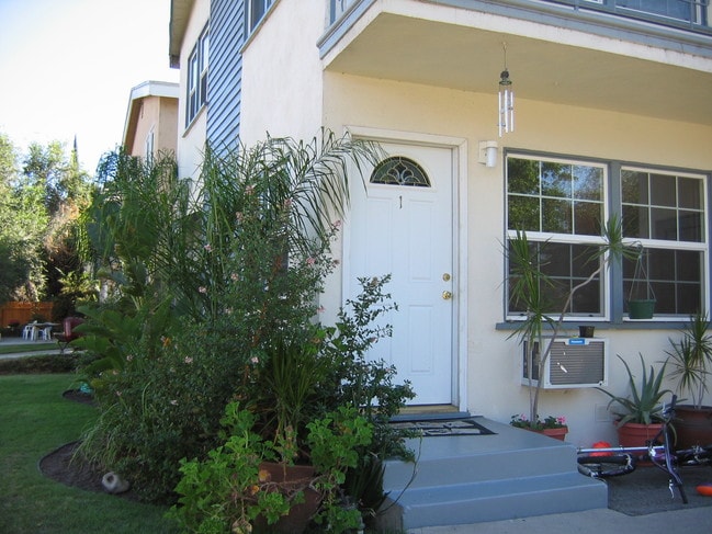 Building Photo - 4975 Kester Ave