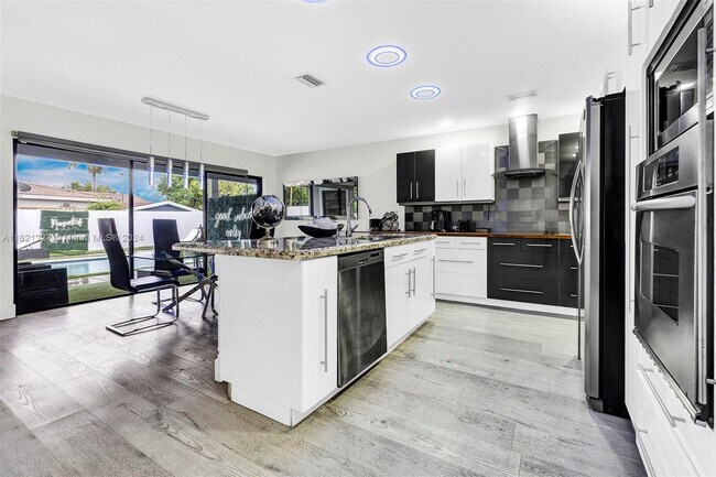 Foto del edificio - 808 NE 6th St