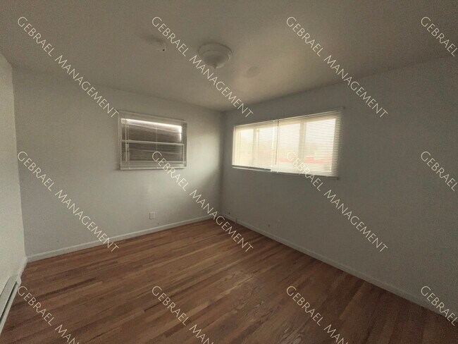 Building Photo - 10235 Whittier Ave