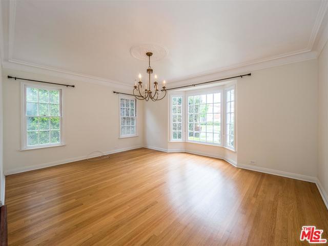 Foto del edificio - 223 S Roxbury Dr