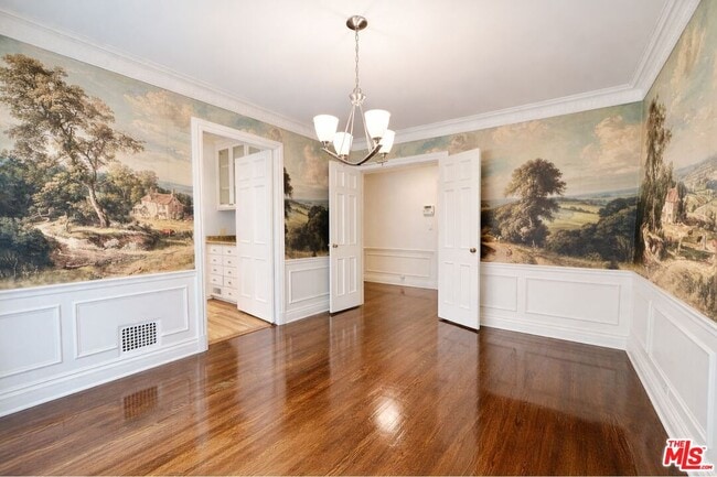 Building Photo - 214 S Spalding Dr