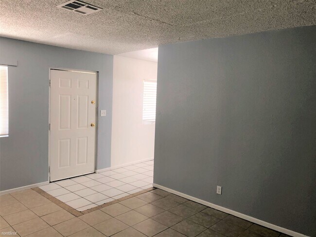 Building Photo - 2 br, 1 bath House - 1329 Oahu St