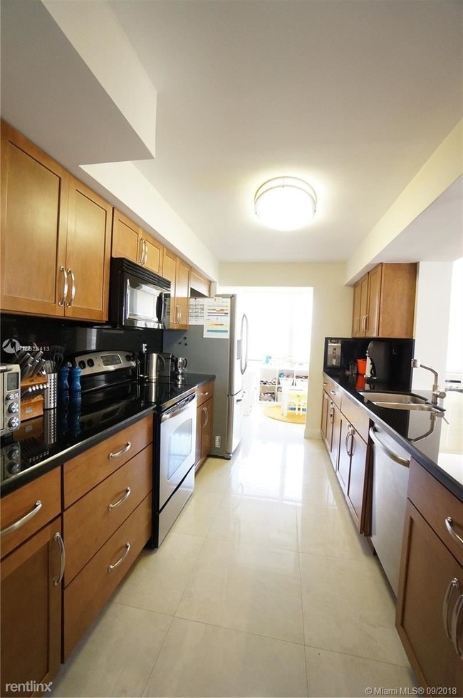Building Photo - 2 br, 2 bath  - Brickell Place